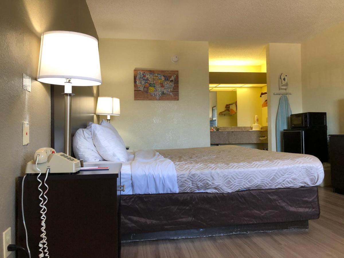 Econo Lodge Dothan Extérieur photo