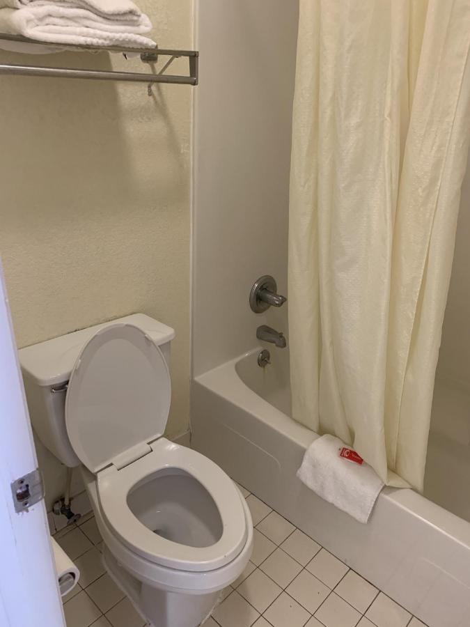 Econo Lodge Dothan Extérieur photo
