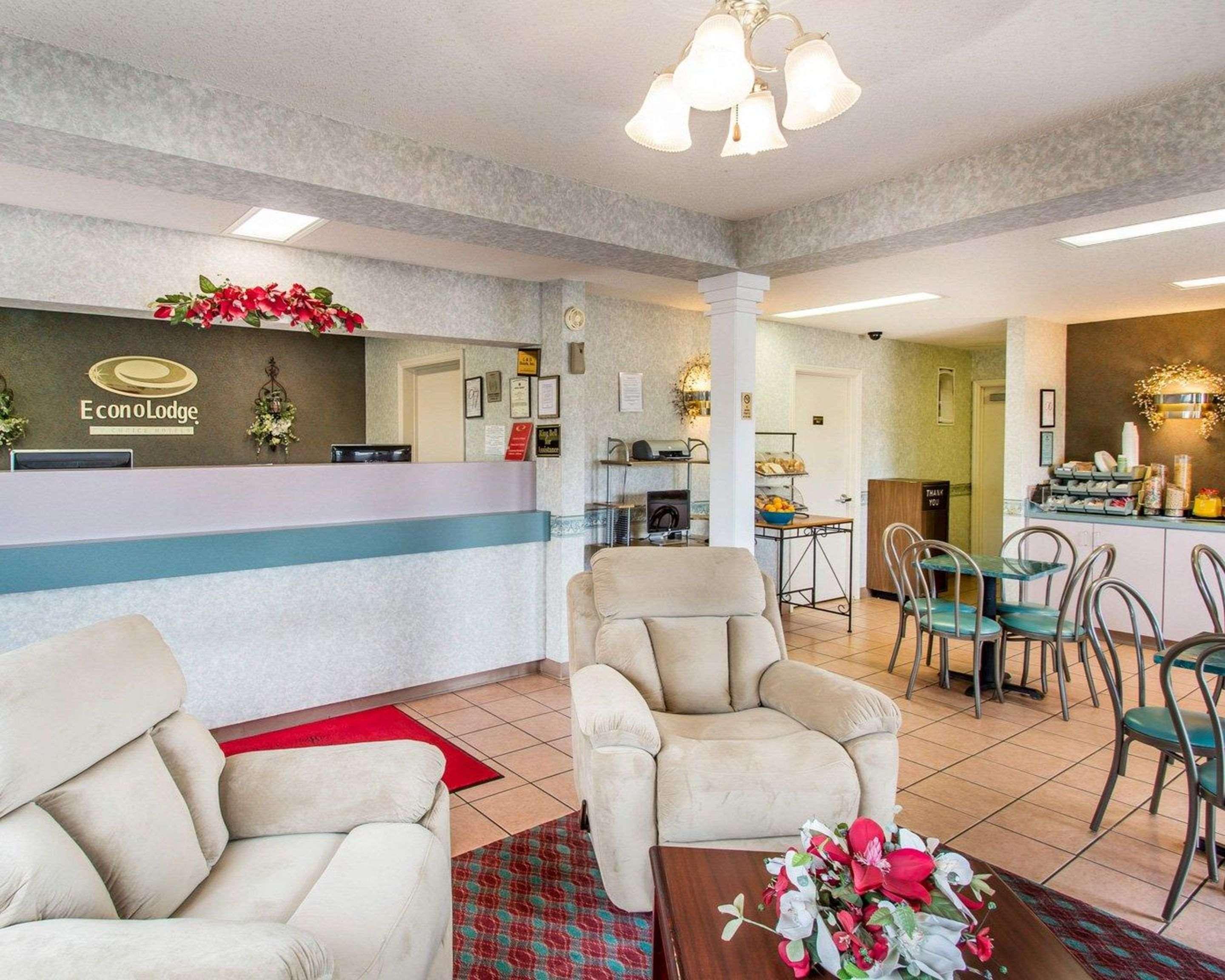 Econo Lodge Dothan Extérieur photo